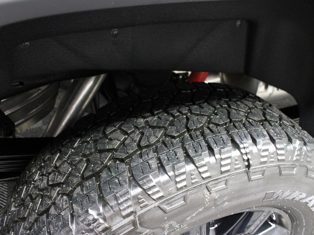 Used 2025 GMC Sierra 2500 AT4 w/ Technology Package AWD/4WD image 46