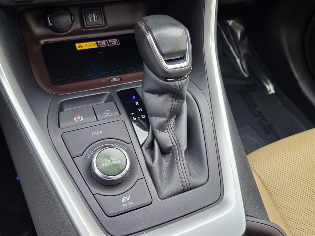 Used 2024 Toyota RAV4 Limited image 20