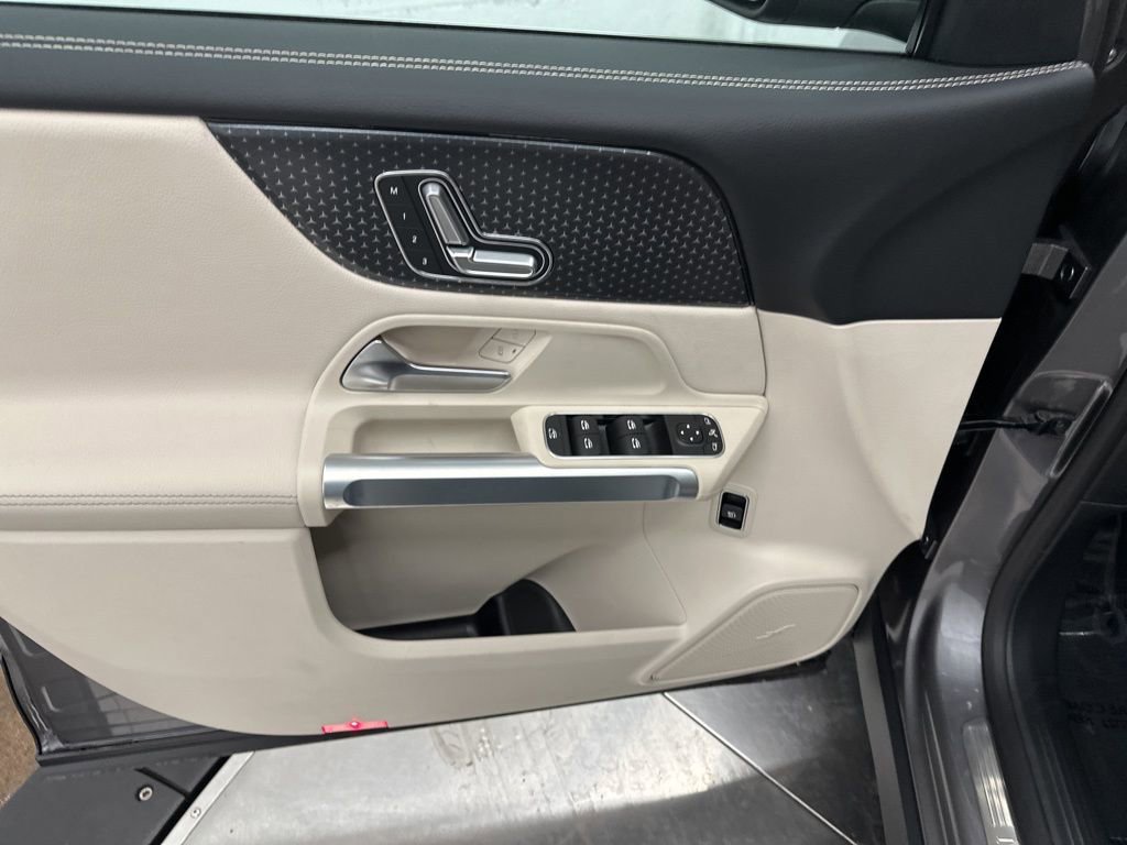 New 2026 Mercedes-Benz GLB 250 image 11
