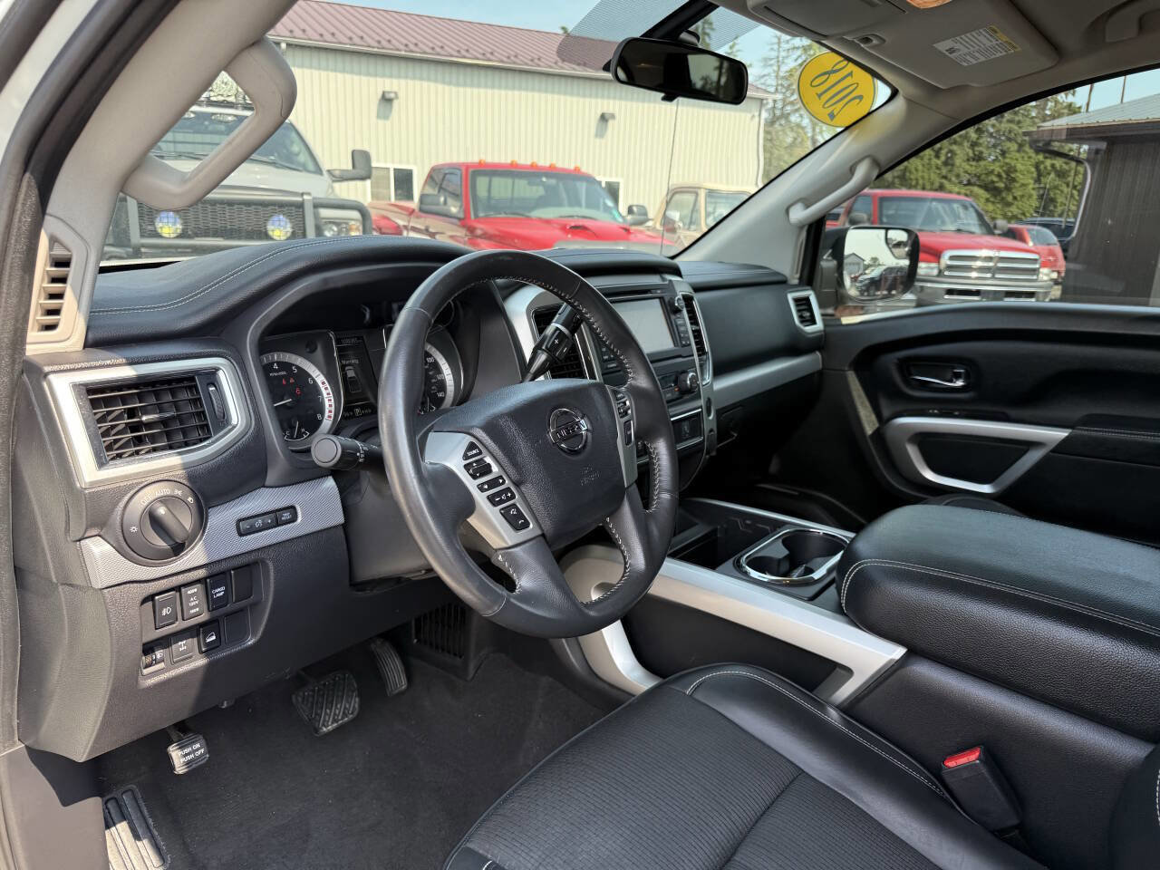 Used 2018 Nissan Titan PRO-4X image 11