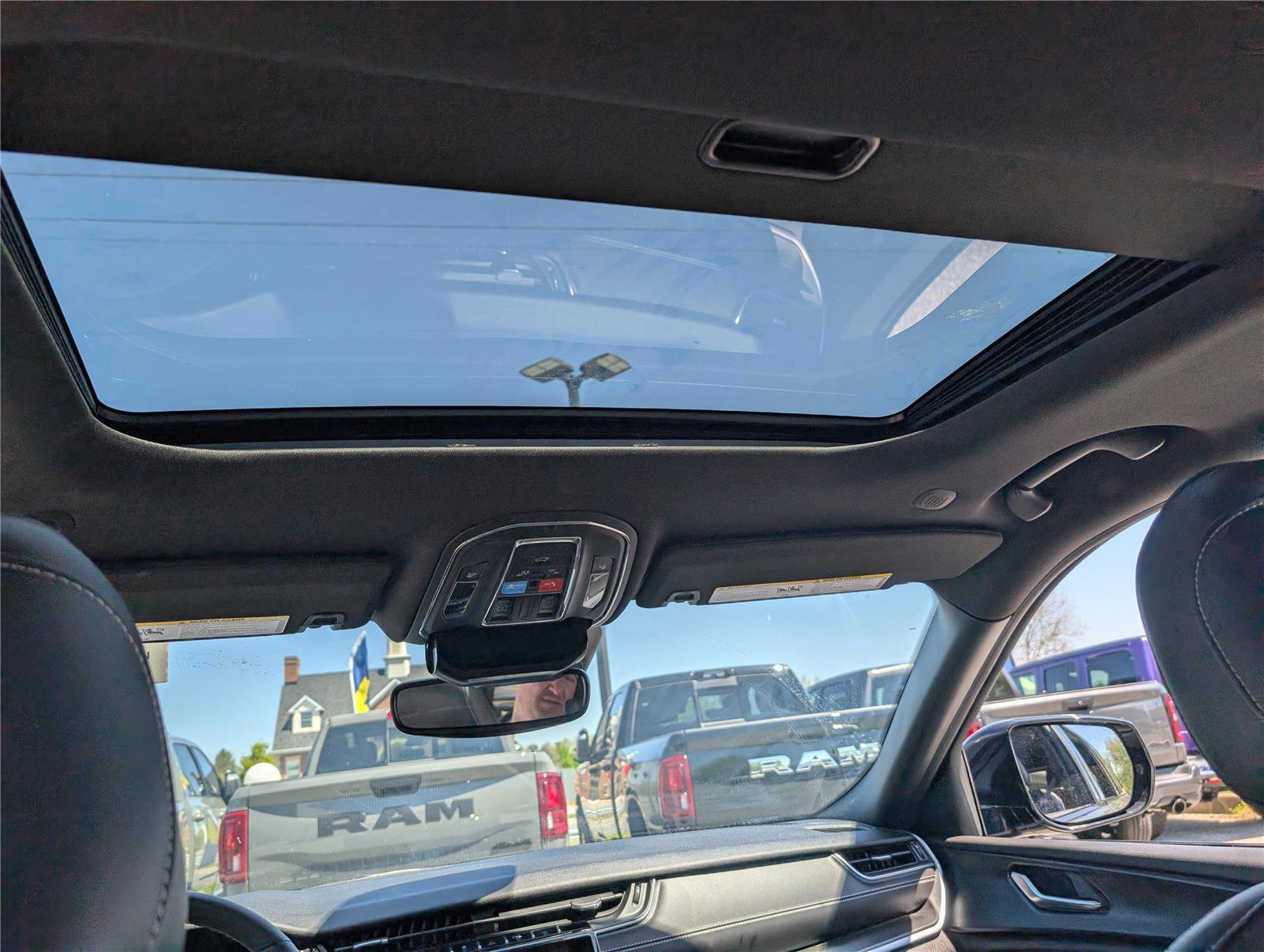 Used 2023 Jeep Grand Cherokee Altitude image 19