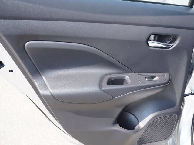 Used 2025 Nissan Versa SV FWD image 10