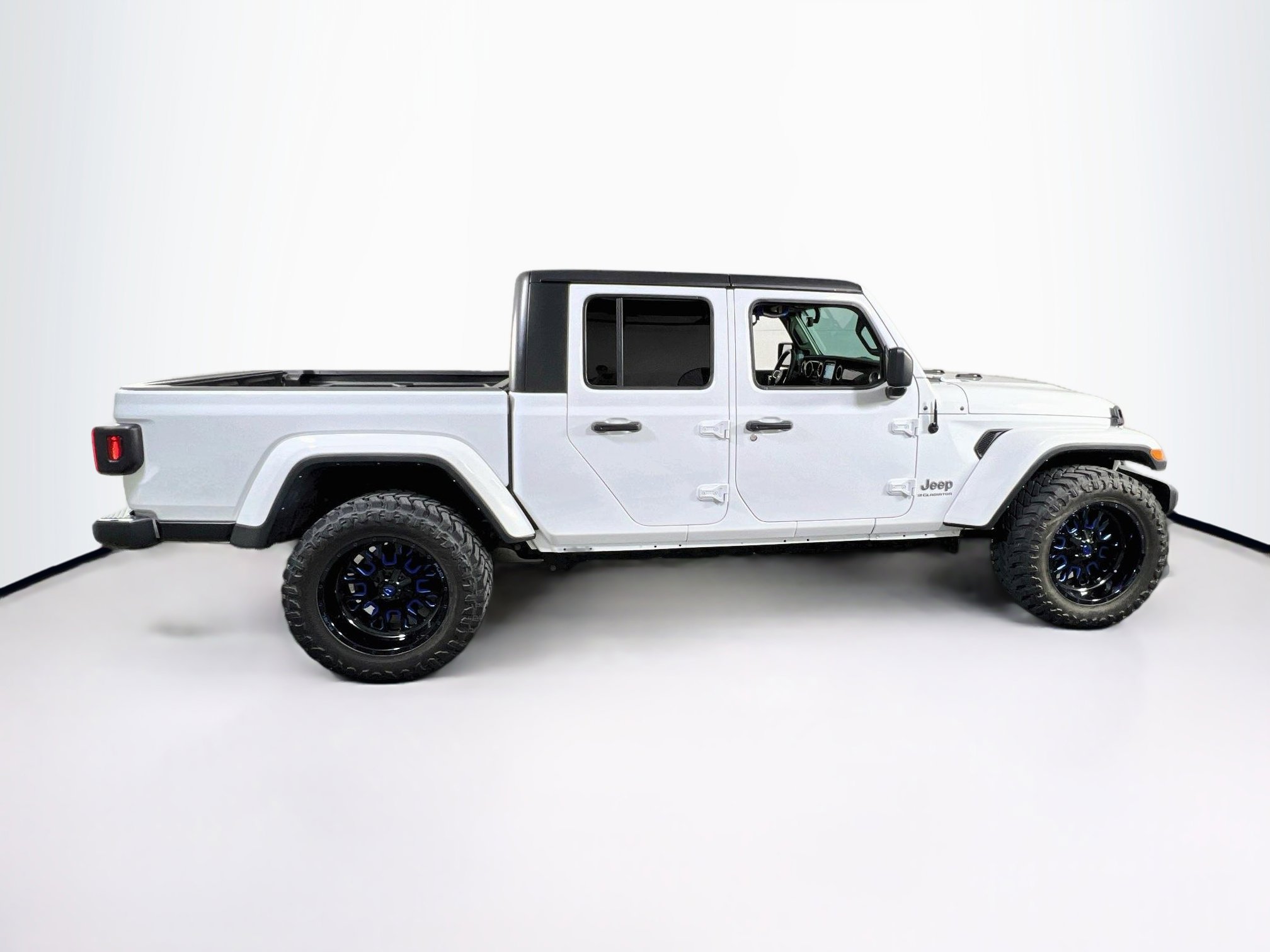 Used 2023 Jeep Gladiator Overland AWD/4WD image 4