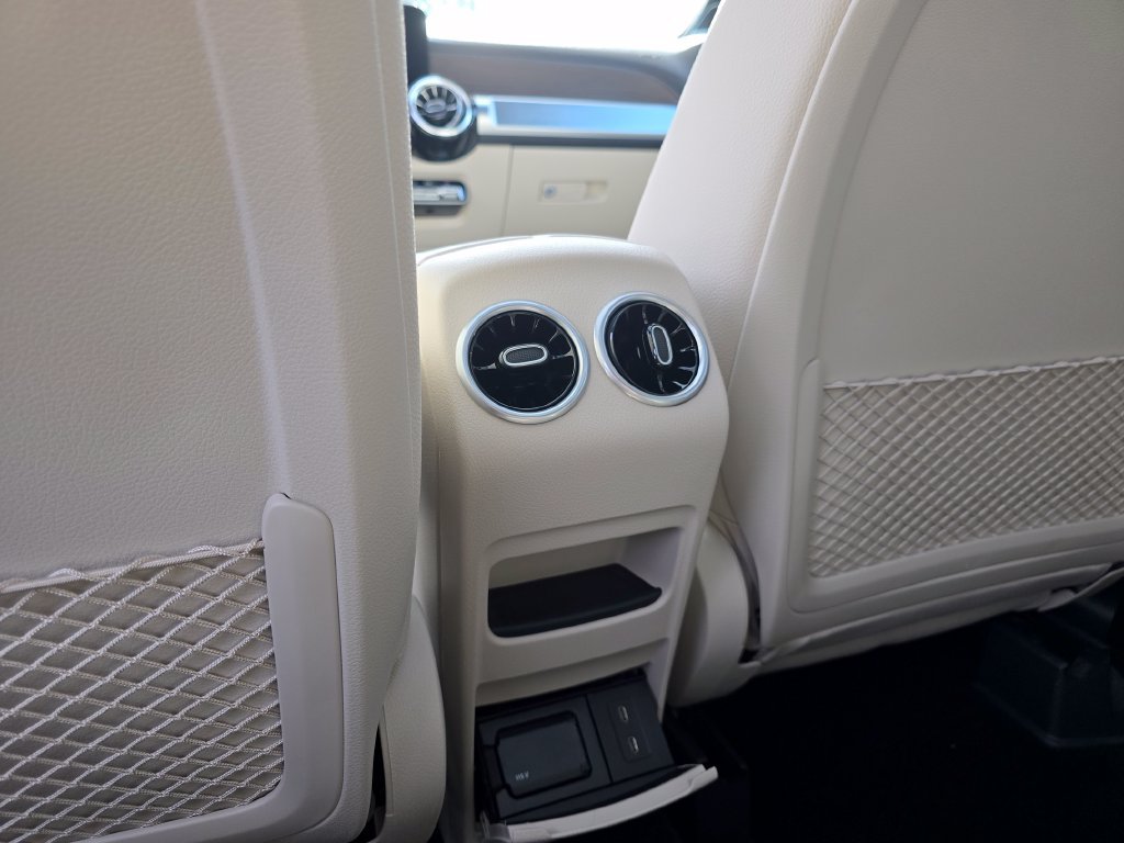 New 2026 Mercedes-Benz GLB 250 4MATIC image 26