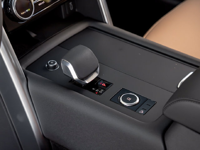 New 2026 Land Rover Discovery Limited Edition AWD/4WD image 26