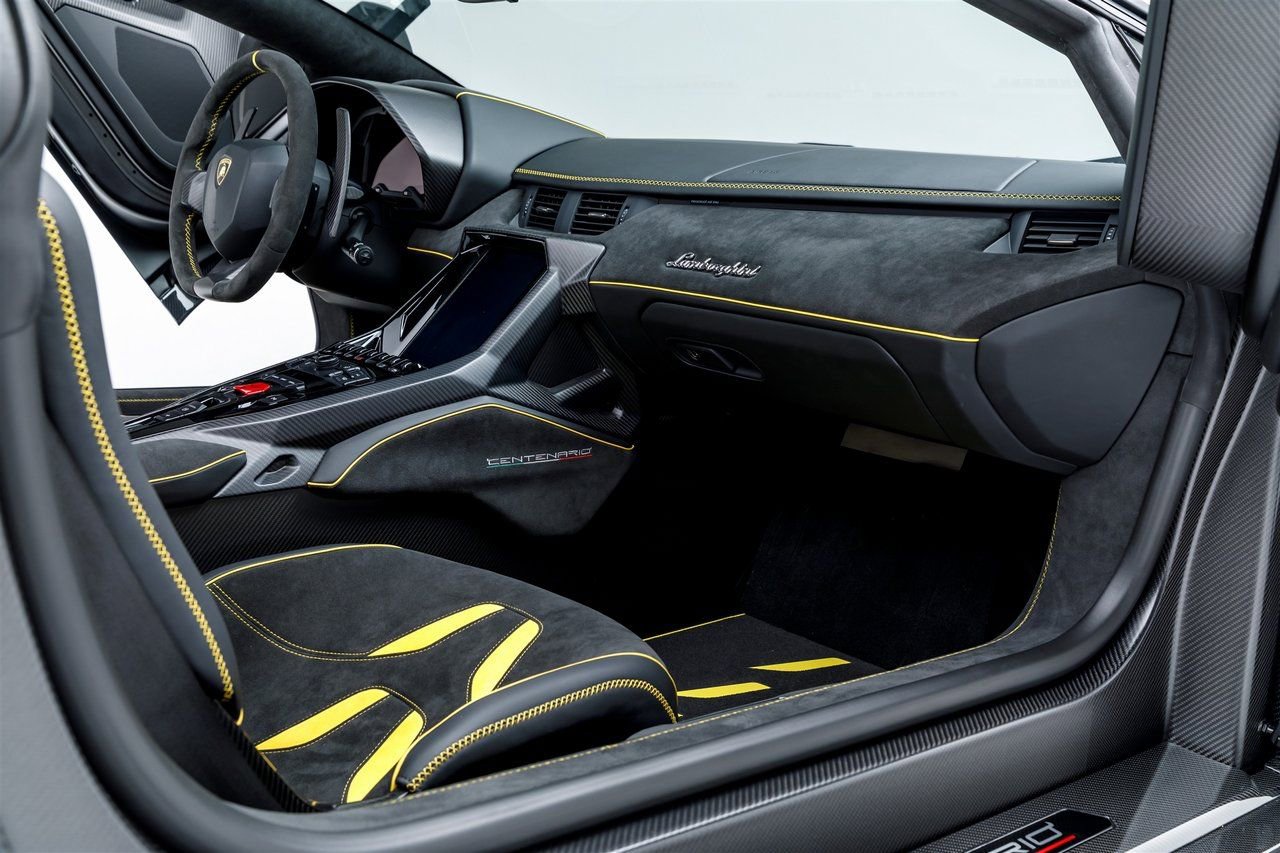 Used 2017 Lamborghini Centenario LP 770-4 image 8