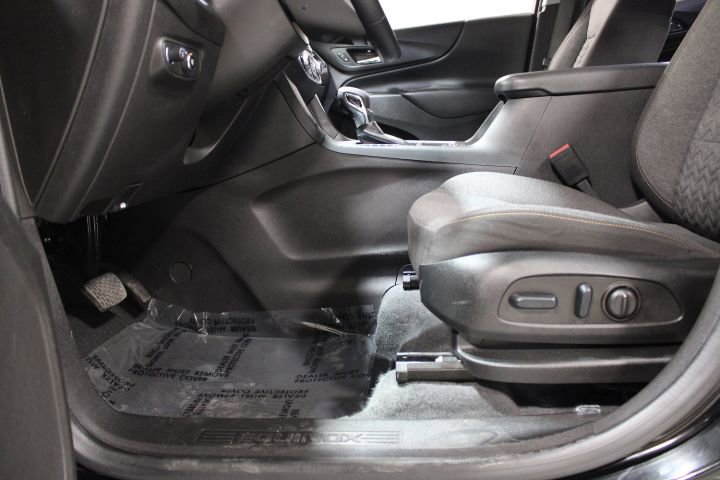 Used 2024 Chevrolet Equinox LT image 19