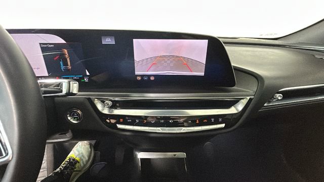 Used 2024 Cadillac Lyriq Tech RWD image 24