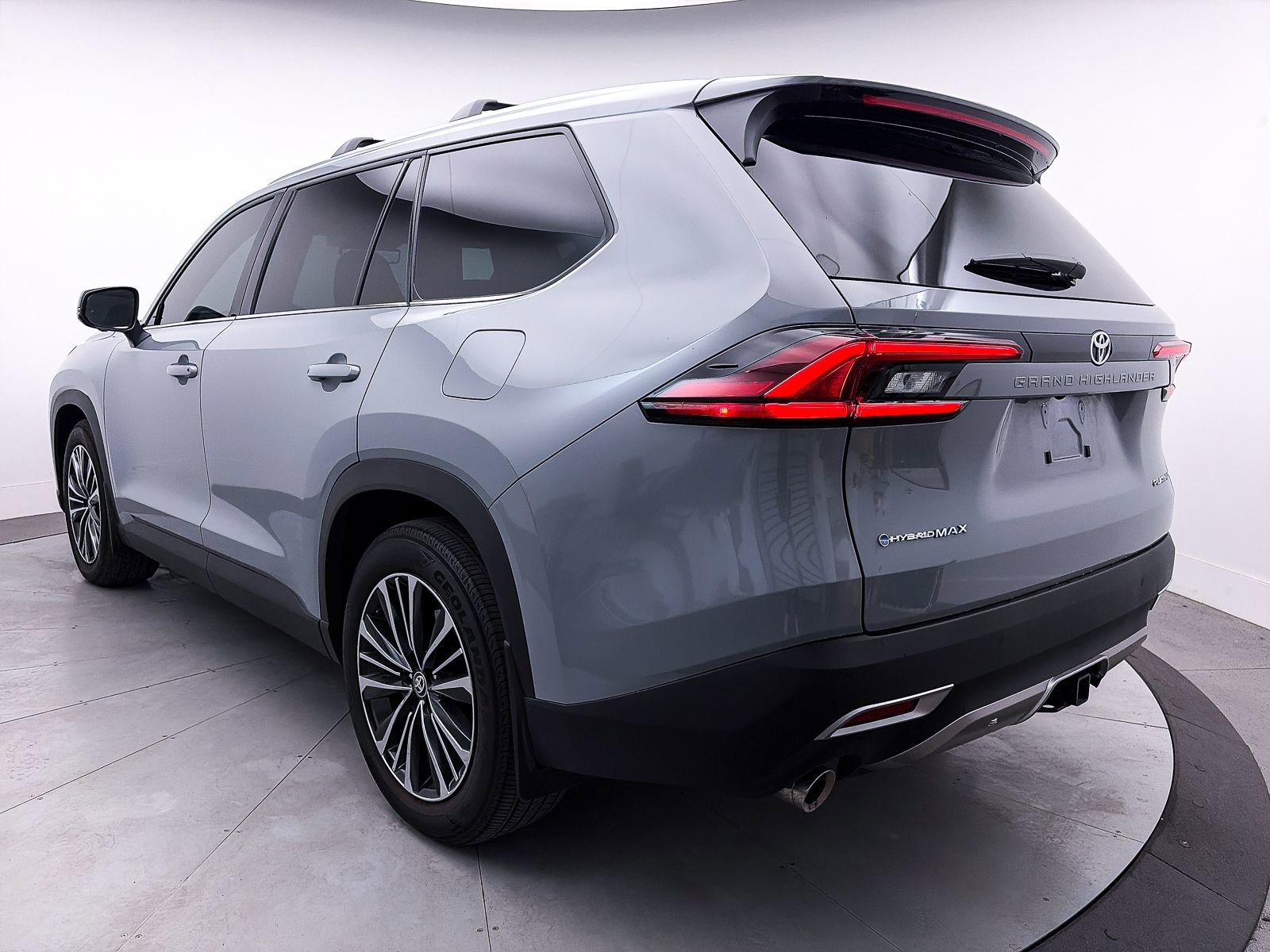 Used 2025 Toyota Grand Highlander AWD Hybrid image 16