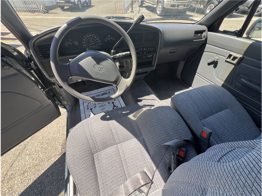 Used 1992 Toyota Pickup Deluxe image 15