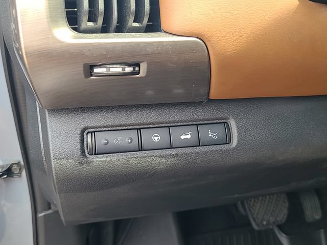 Used 2024 Nissan Pathfinder Platinum w/ Cargo Package AWD/4WD image 15