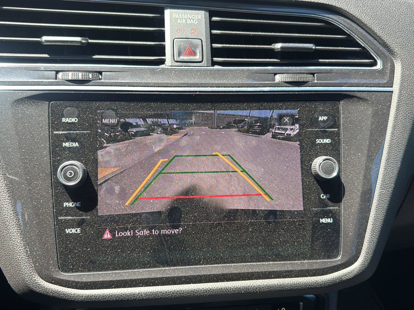 Used 2020 Volkswagen Tiguan SE AWD/4WD image 9