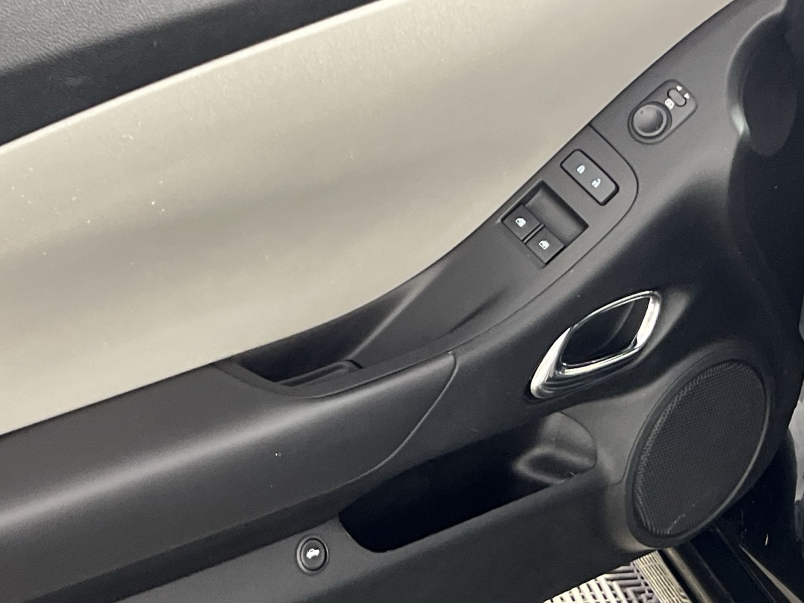 Used 2014 Chevrolet Camaro LS RWD image 16