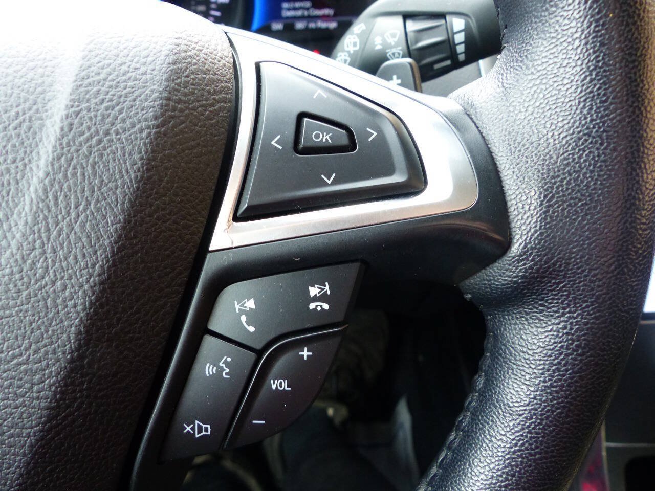 Used 2023 Ford Edge Titanium w/ Equipment Group 301A AWD/4WD image 25