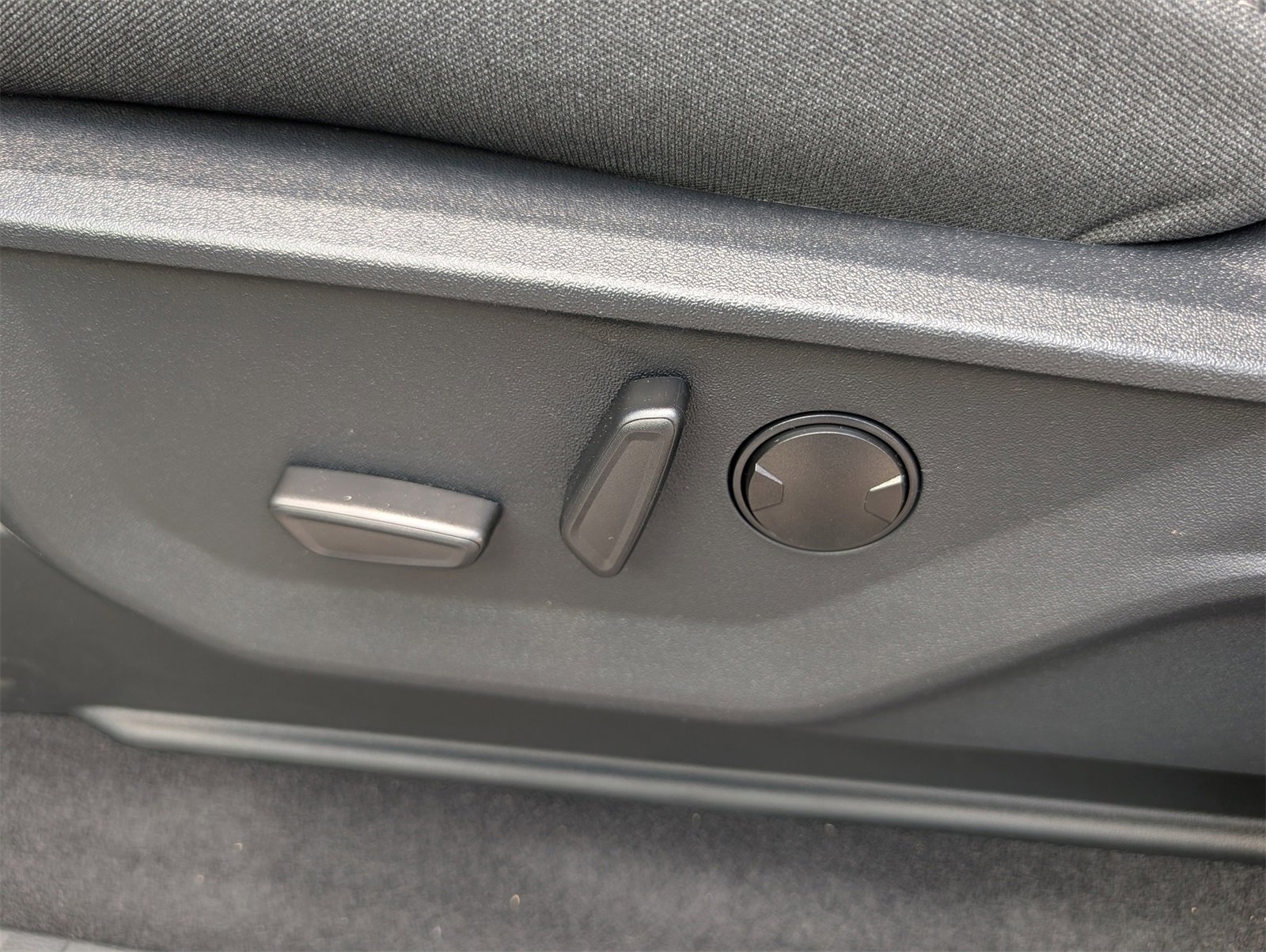 New 2025 Ford F150 XLT w/ Equipment Group 303A High image 17