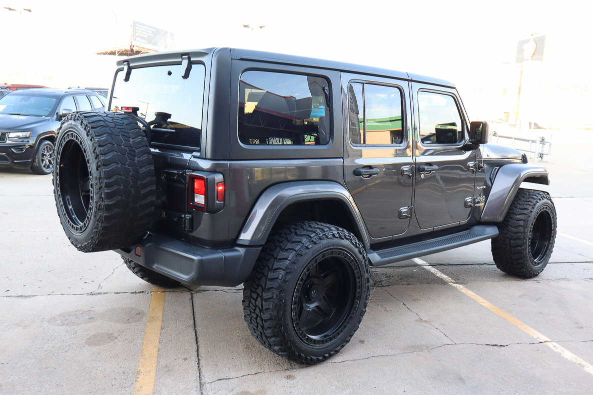 Used 2020 Jeep Wrangler Unlimited Sahara image 5