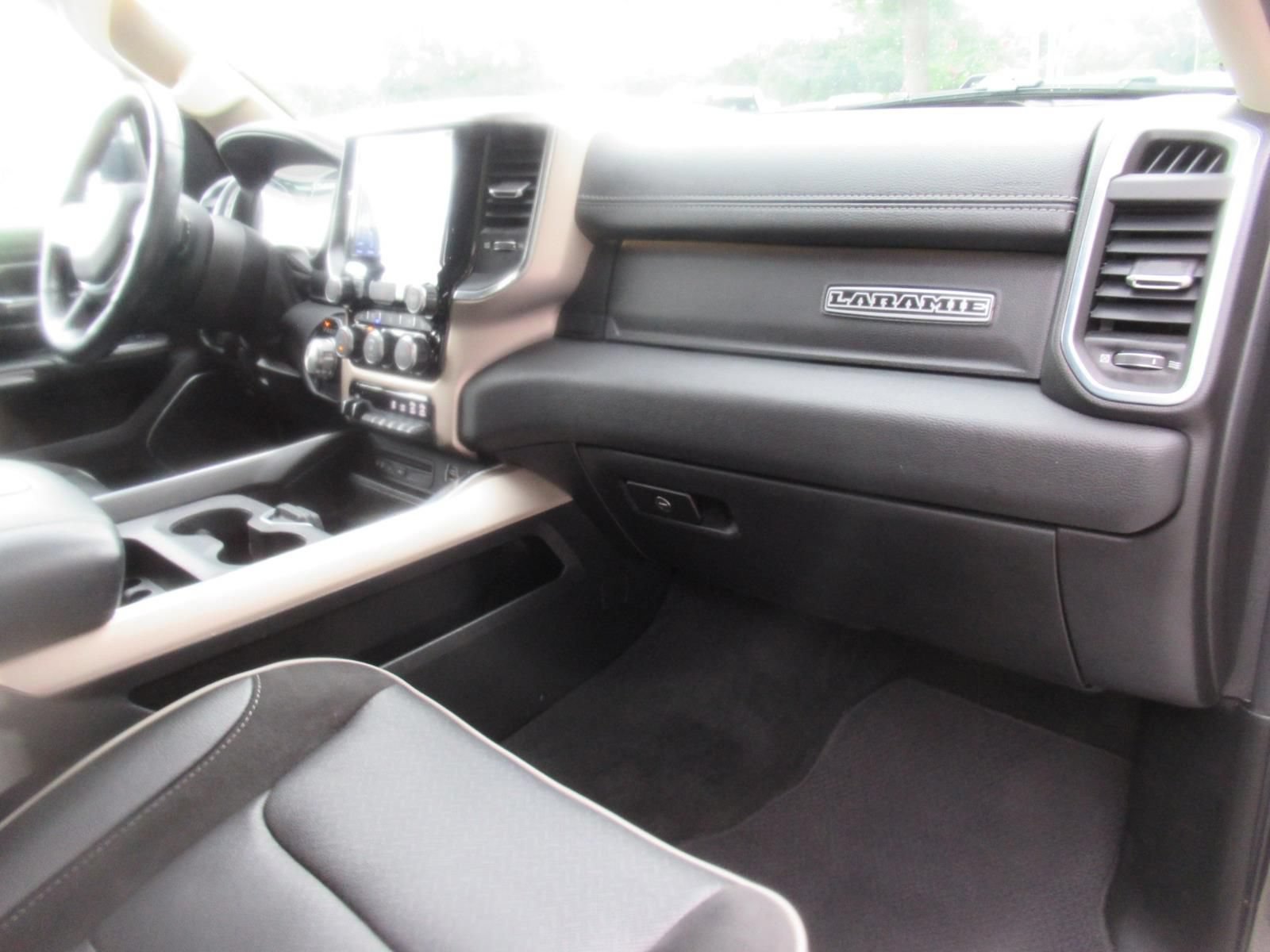 Used 2019 RAM 1500 Laramie AWD/4WD image 13