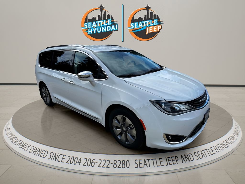 Used 2018 Chrysler Pacifica Limited w/ Advanced Safetytec Group FWD image 4