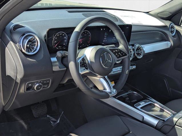 New 2025 Mercedes-Benz GLB 250 image 3