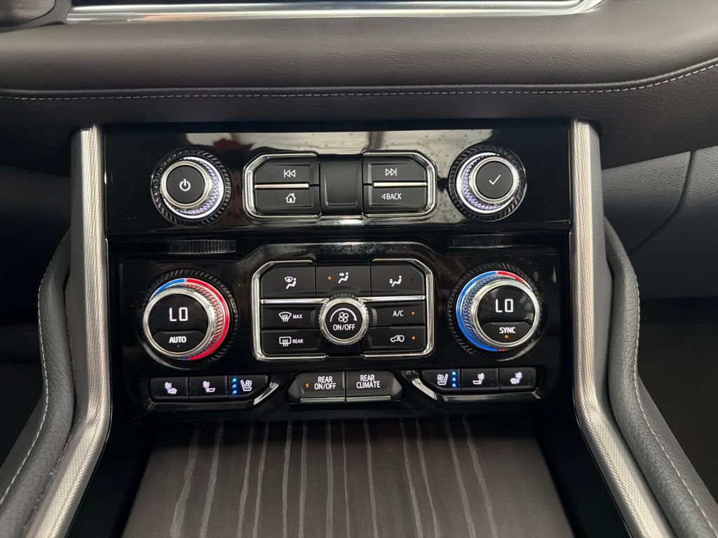 Used 2023 GMC Yukon Denali AWD/4WD image 18