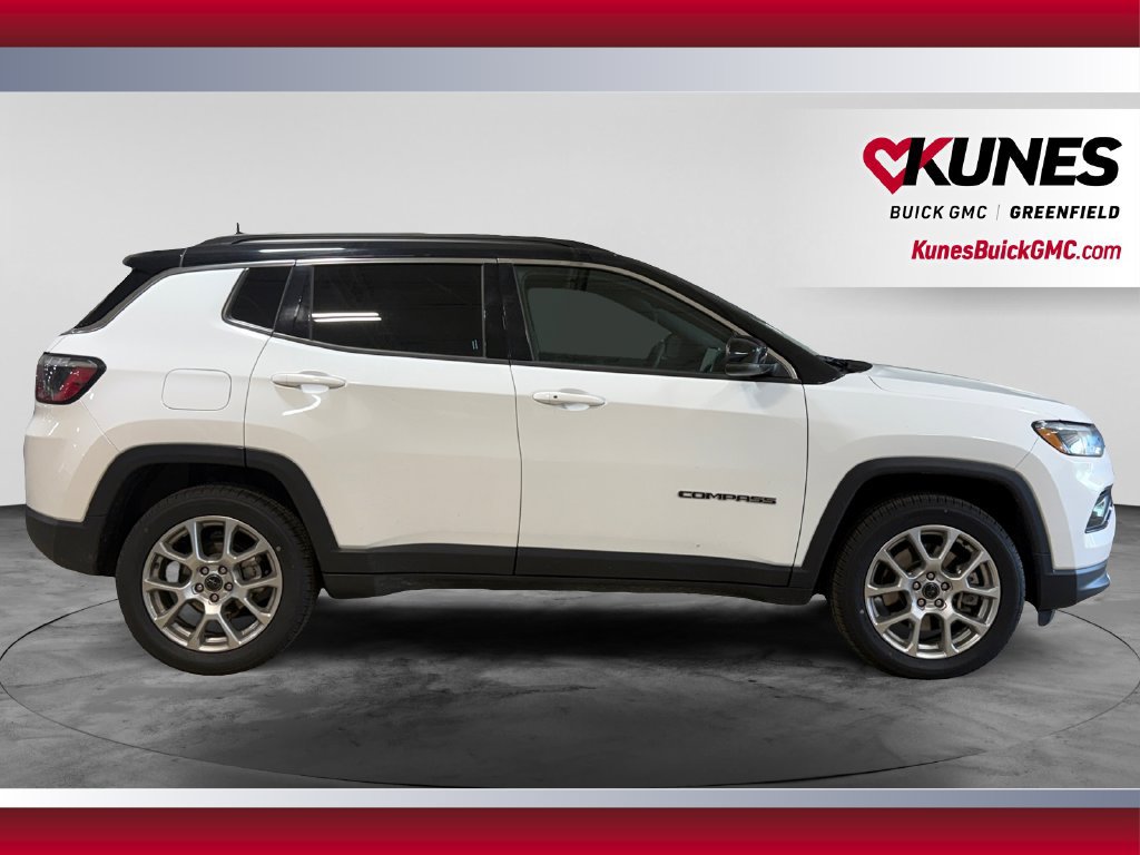 Used 2025 Jeep Compass Limited AWD/4WD image 12