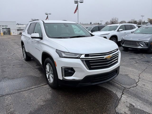 Used 2022 Chevrolet Traverse LT image 3
