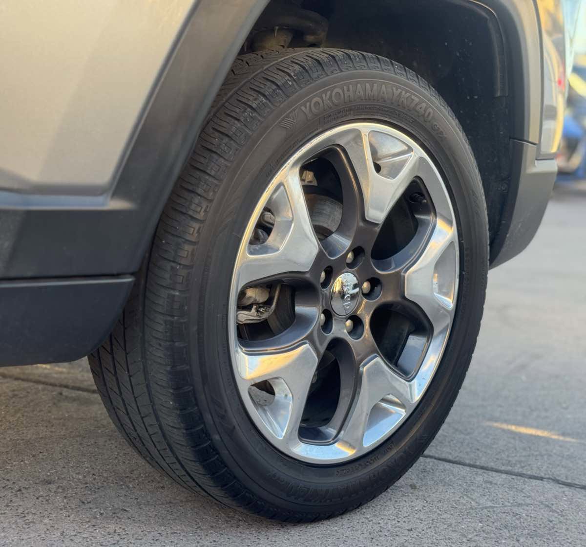 Used 2019 Jeep Compass Limited AWD/4WD image 14