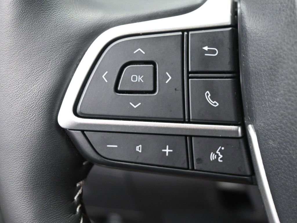 Certified 2025 Toyota Highlander Platinum image 20