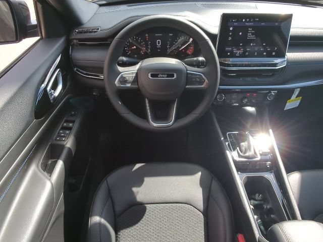 New 2026 Jeep Compass Latitude AWD/4WD image 7
