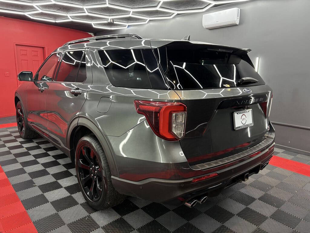 Used 2020 Ford Explorer ST w/ ST Street Pack image 6