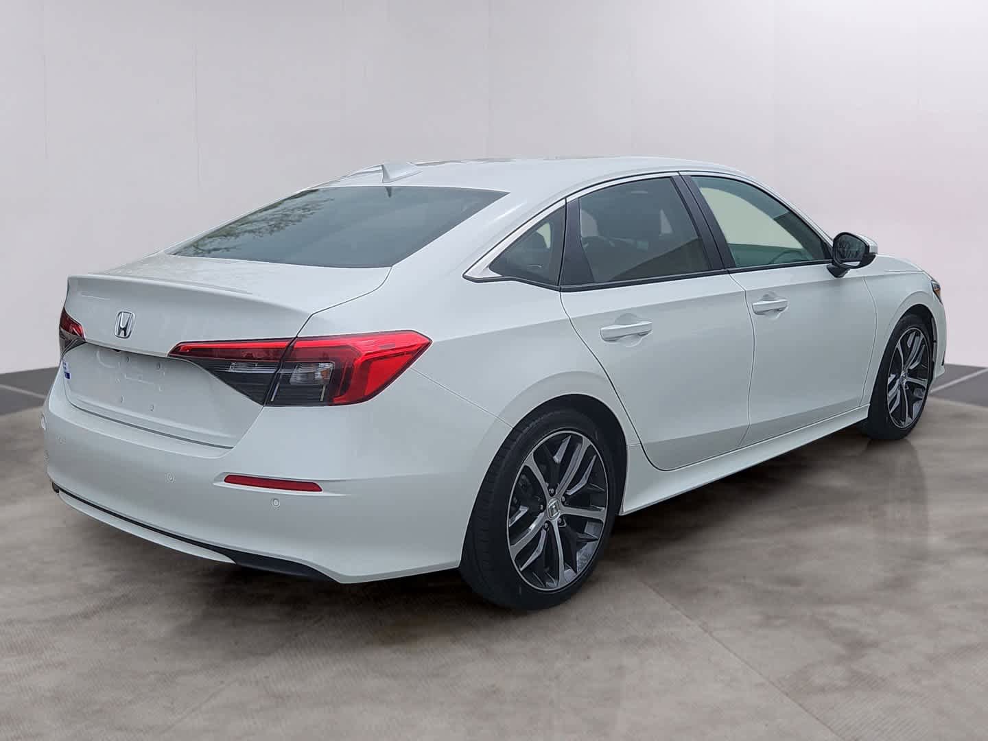 Used 2024 Honda Civic Touring image 4