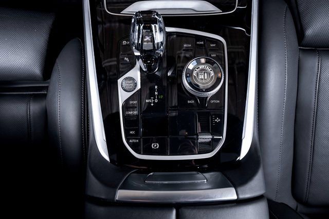 Used 2025 BMW ALPINA XB7 image 55