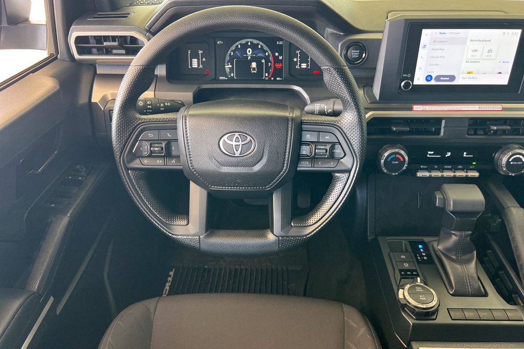 Certified 2025 Toyota Tacoma SR5 AWD/4WD image 17