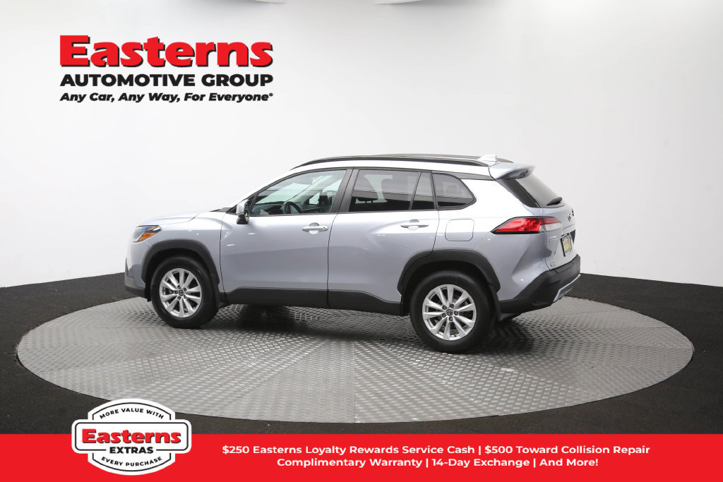 Used 2022 Toyota Corolla Cross LE AWD/4WD image 59