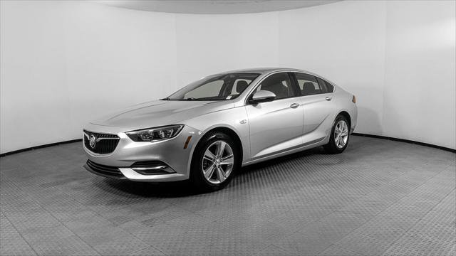 Used 2018 Buick Regal Preferred image 2