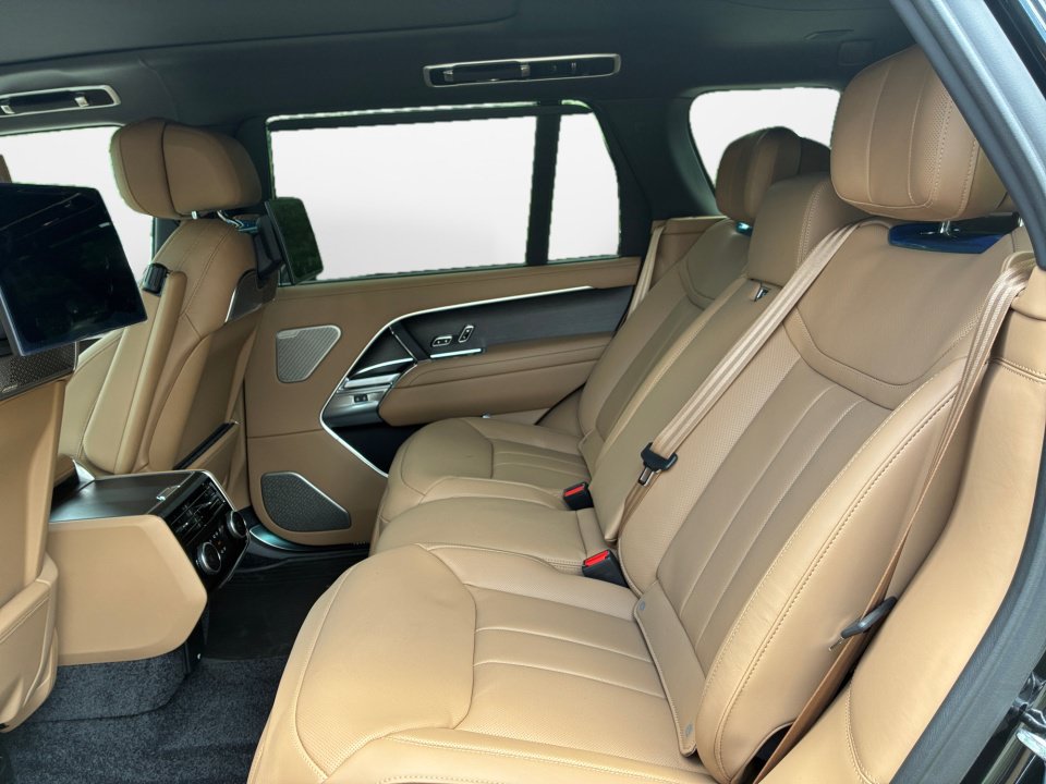 New 2026 Land Rover Range Rover Long Wheelbase Autobiography AWD/4WD image 13