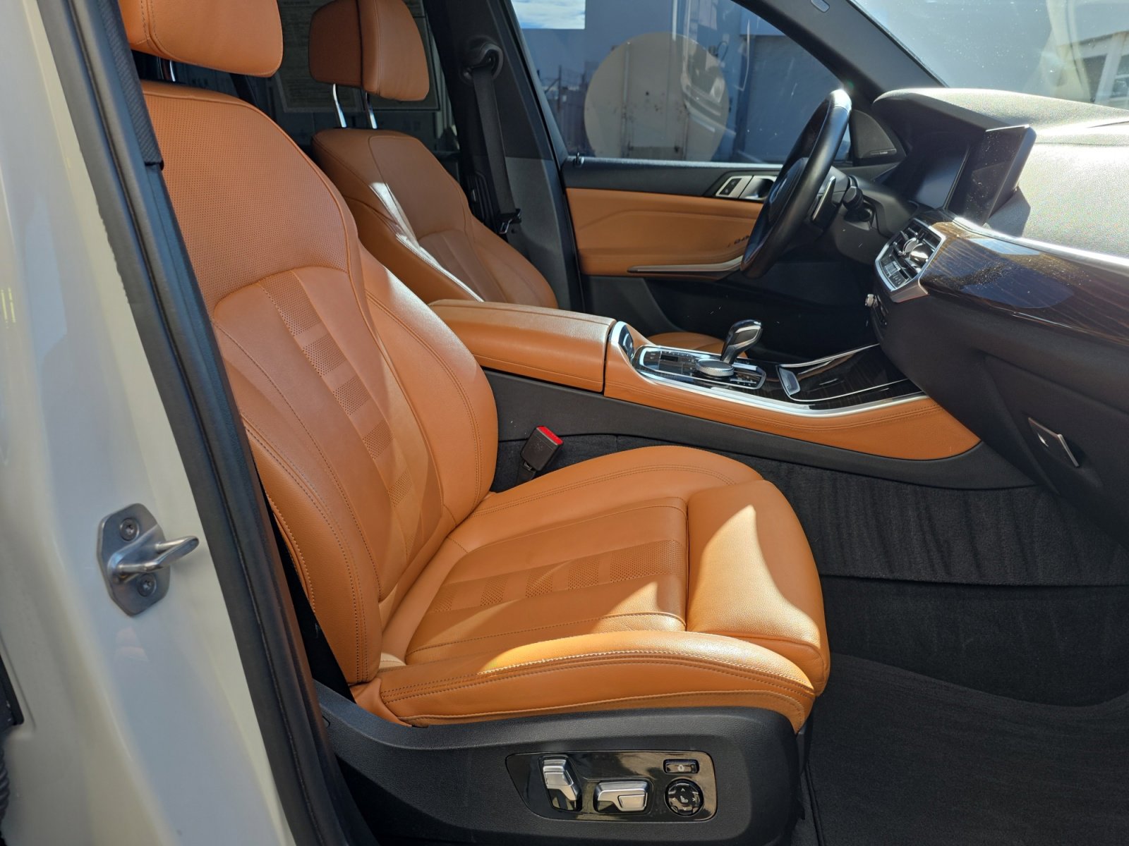 Used 2019 BMW X5 xDrive40i w/ M Sport Package image 25