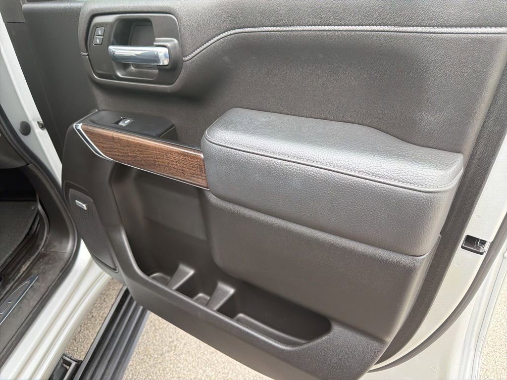 Used 2022 GMC Sierra 3500 Denali w/ Denali Ultimate Package image 12