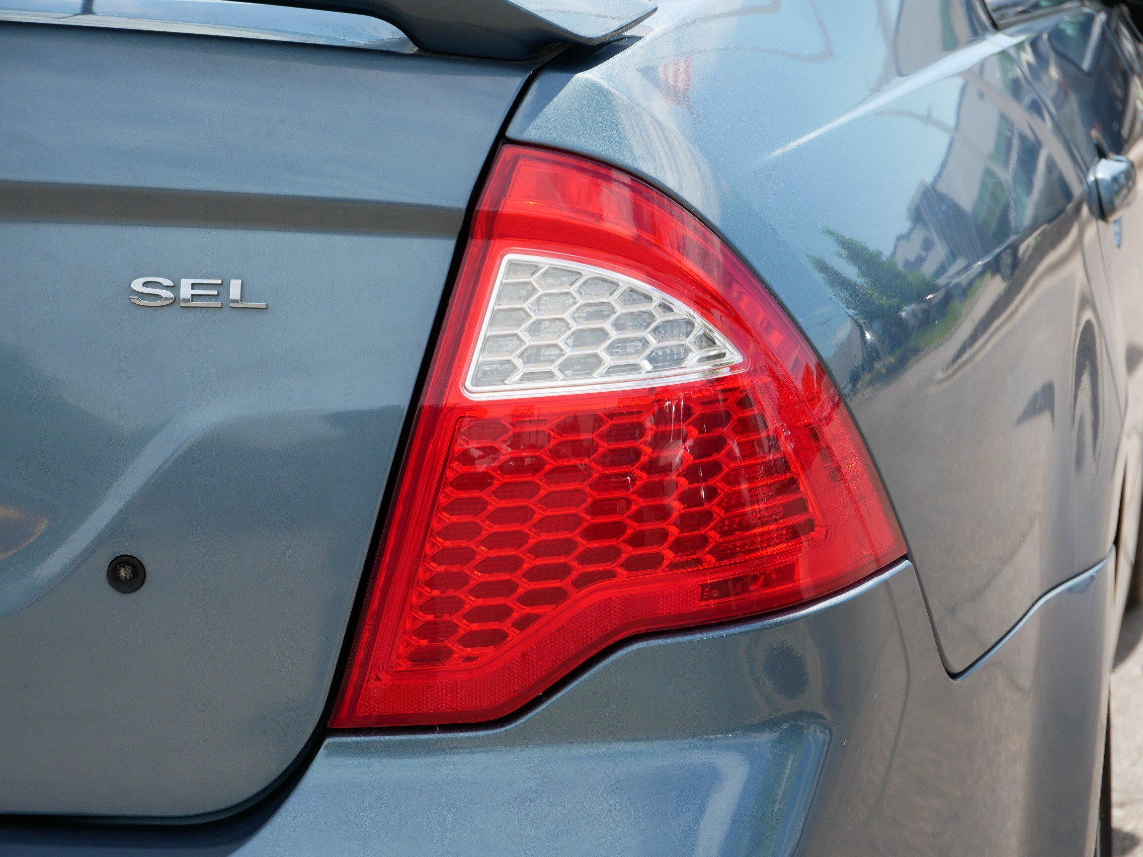 Used 2012 Ford Fusion SEL FWD image 16