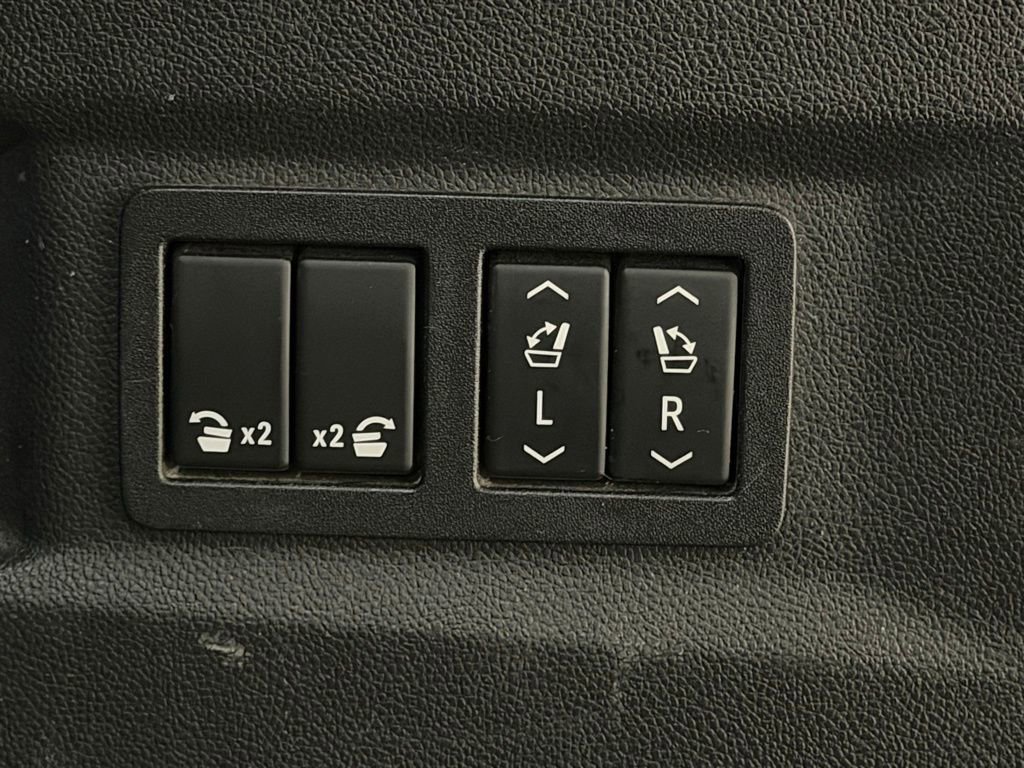 Used 2021 Chevrolet Tahoe High Country w/ Premium Package image 30