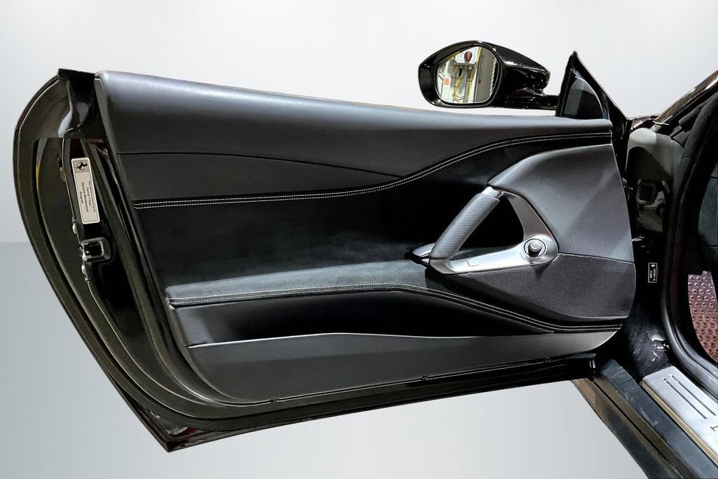 Used 2023 Ferrari 812 GTS RWD image 18
