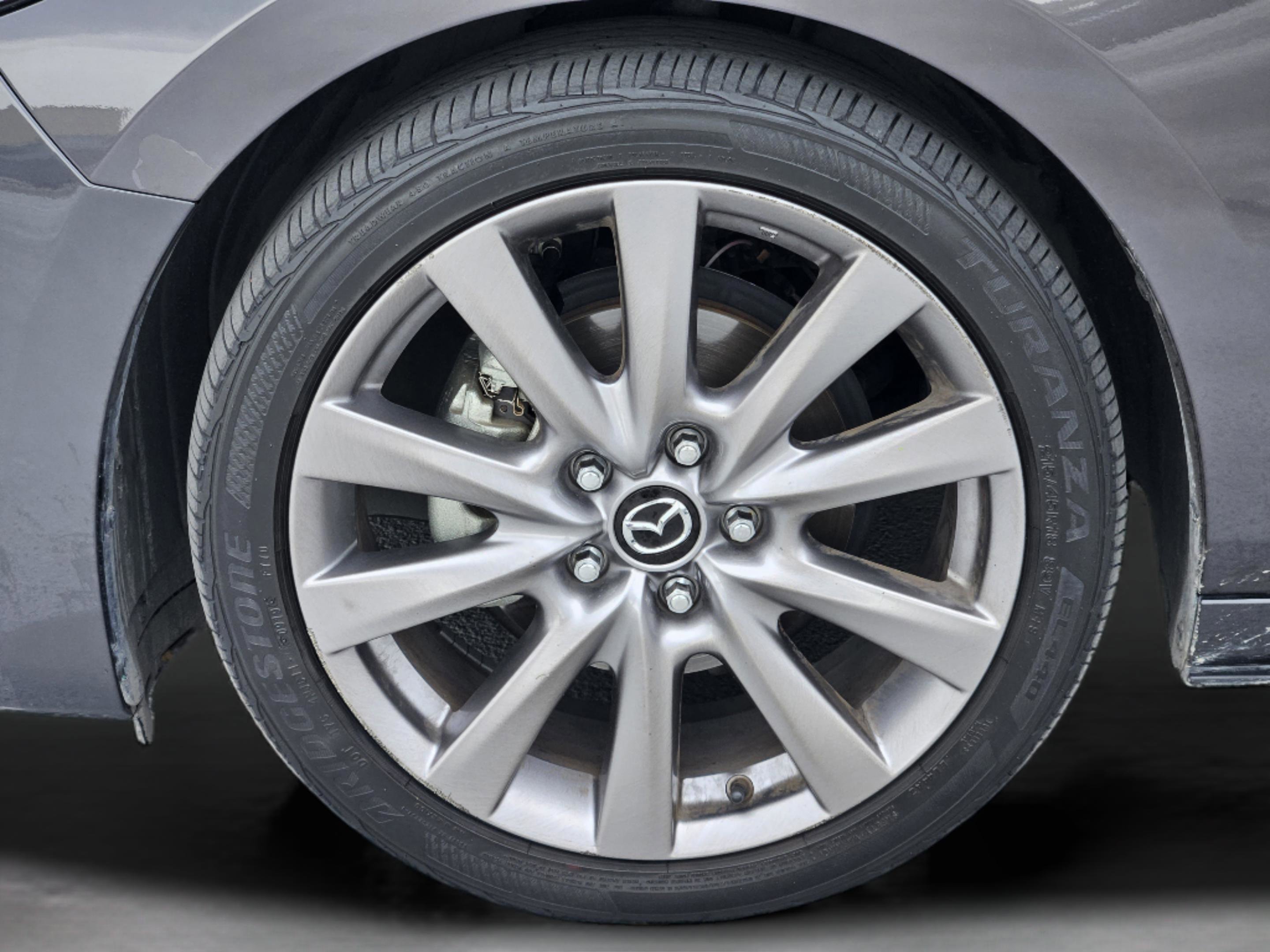 Used 2019 MAZDA MAZDA3 Sedan w/ Preferred Package image 32
