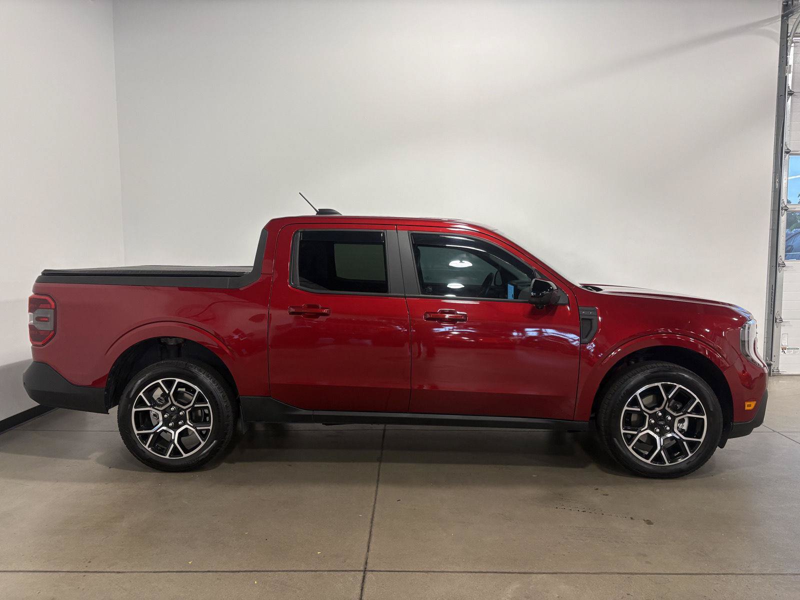 Used 2026 Ford Maverick Lariat AWD/4WD image 2