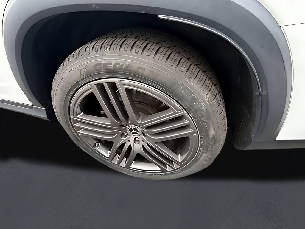 Used 2022 Mercedes-Benz GLS 450 4MATIC image 37