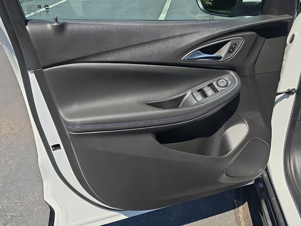 Certified 2025 Buick Encore GX Sport Touring w/ Comfort Package FWD image 14
