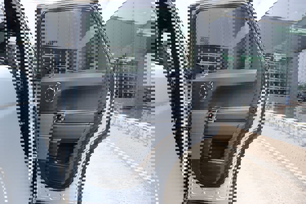 Used 2018 Land Rover Range Rover Sport HSE Dynamic image 44