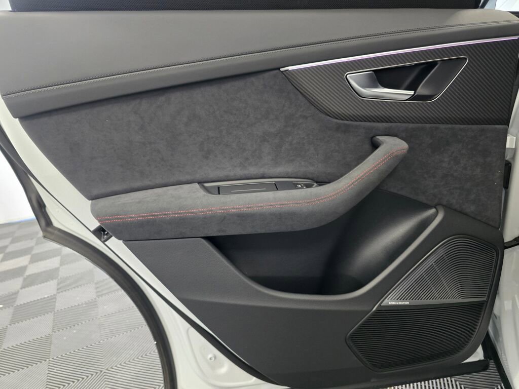 New 2025 Audi RS Q8 performance image 20