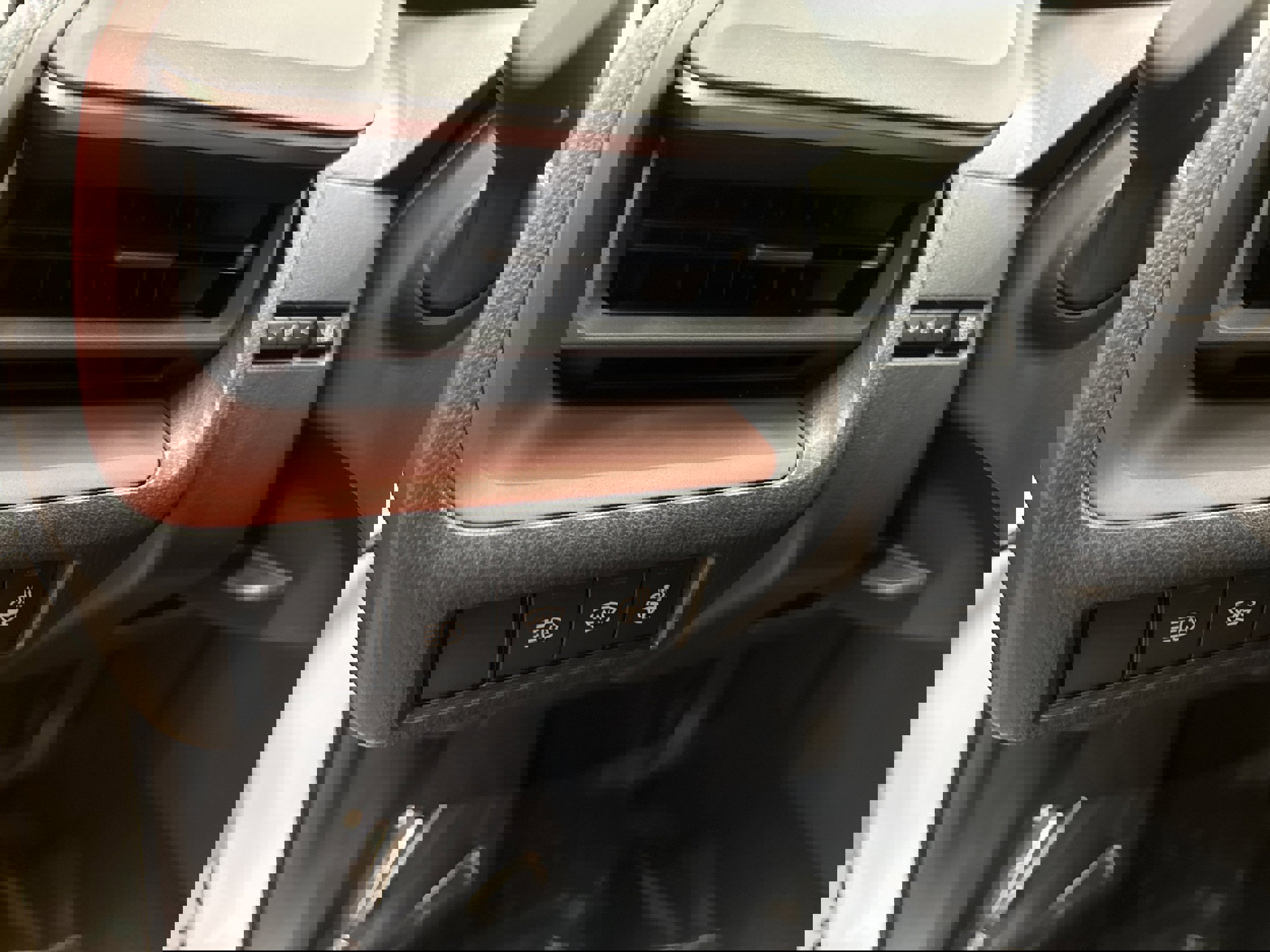 Used 2025 Toyota Prius SE image 28