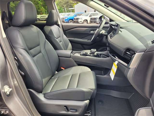 New 2025 Nissan Rogue SL w/ Tech Package image 9