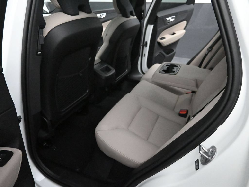 New 2026 Volvo XC60 B5 Core w/ Climate Package AWD/4WD image 29